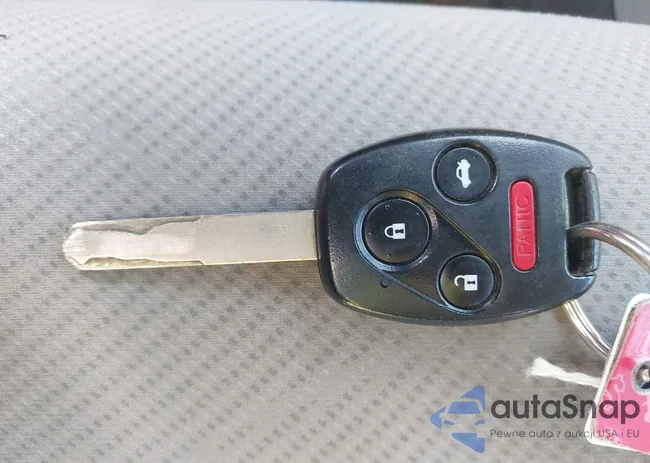 2HGFB2F53CH581661: 42104911