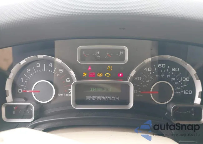 1FMFU155X8LA25115: 42105135