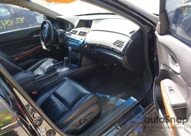 1HGCP2F85BA114088: 42104306