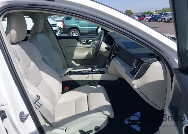 7JRL12TM9RG287266: 42106053