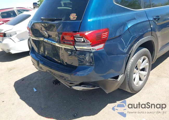 1V2CR2CA8JC576145: 42107781