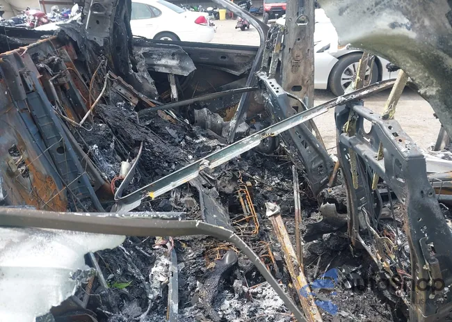 WA1LAAF71HD004576: 42107501