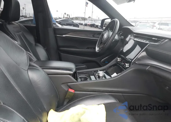 1C4RJKDG9N8532203: 42109836