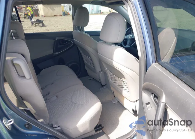 2T3BF4DV8BW096964: 42110127