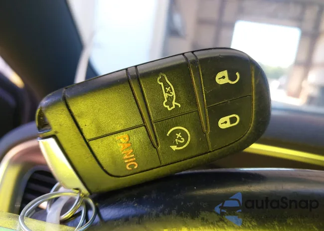 2C3CDXCTXHH560782: 42109565