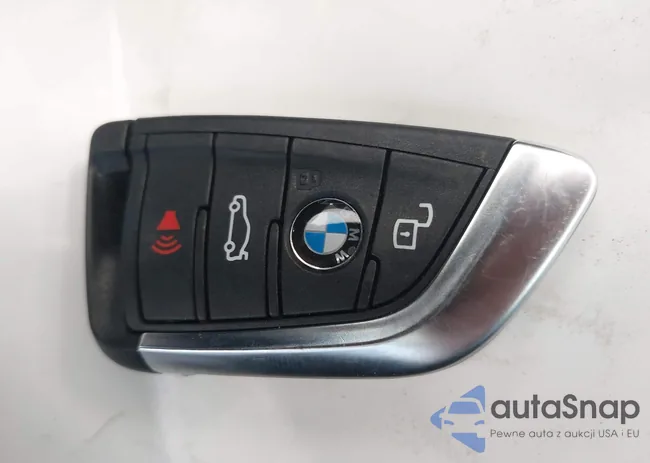 5UX53DP04P9T10635: 42110834