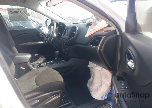 1C4PJLCB2KD340580: 42110867