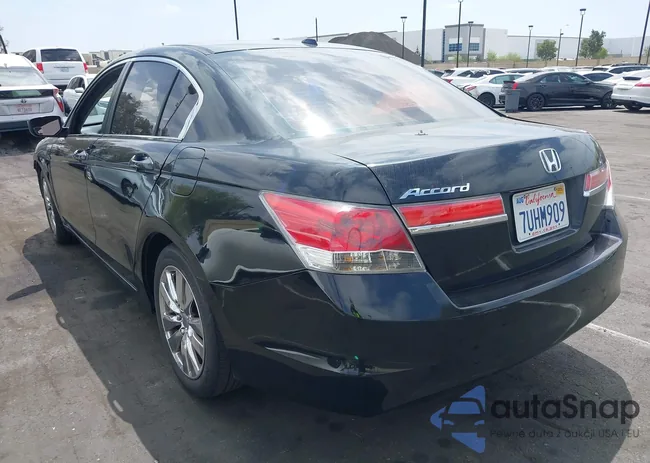 1HGCP2F80CA062516: 42111000