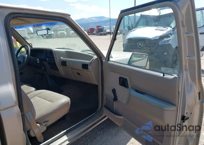 1FTCR10T5LPB09214: 42111036