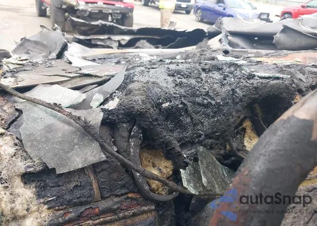 2C3CA6CT4BH579743: 42110313