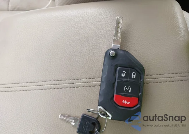 1C4HJXDG0PW617101: 42111687