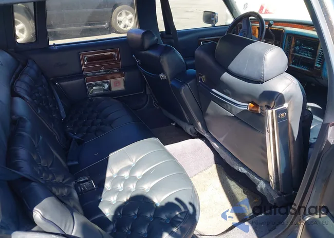 1G6DW547XMR708197: 42112042