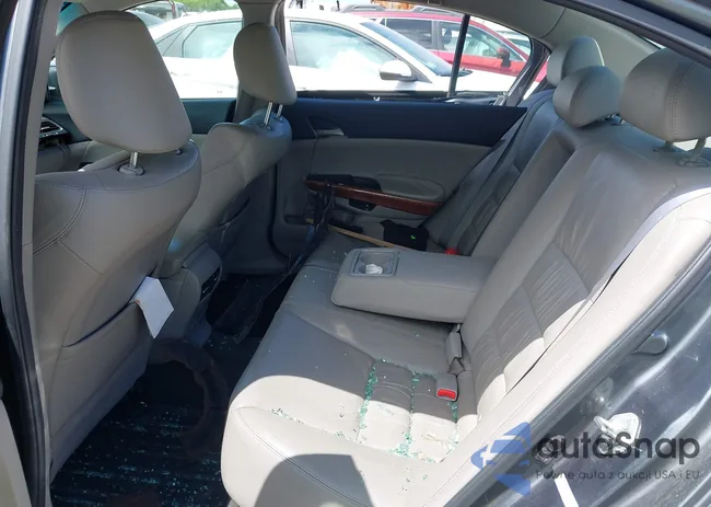 1HGCP3F84BA004381: 42112114