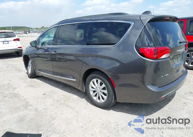 2C4RC1BG9HR613024: 42112148