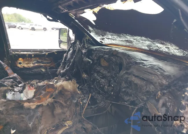 1GC1KWEY8HF148633: 42112861