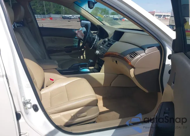 1HGCP36849A038752: 42112253