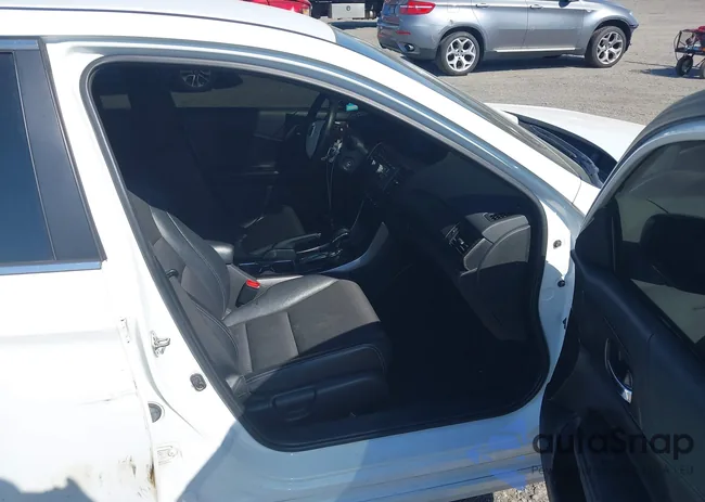 1HGCR2F5XGA017783: 42112413