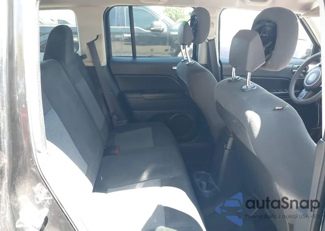 1C4NJPBB8GD575668: 42114112