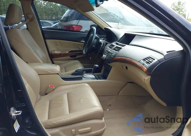 1HGCP3F81CA028235: 42113364