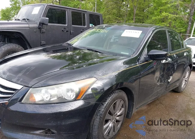 1HGCP3F81CA028235: 42113364