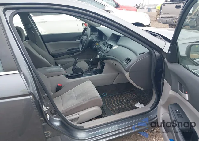 1HGCP2E33AA082116: 42115790