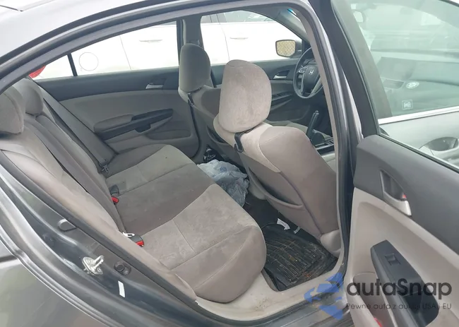 1HGCP2E33AA082116: 42115790