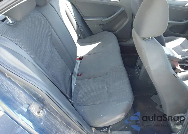 3VW2K7AJ4EM256582: 42115329