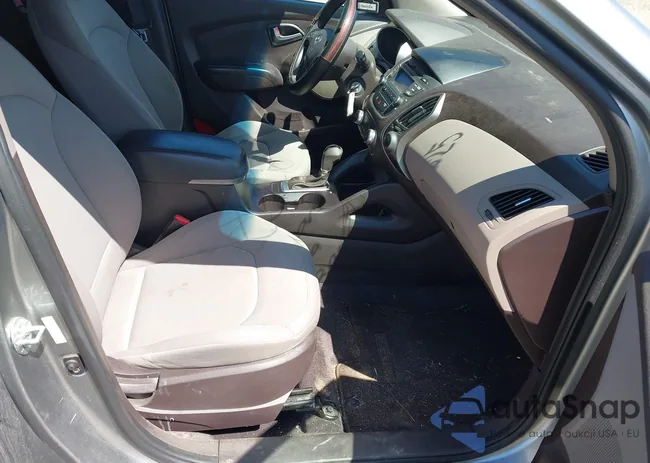 KM8JTCAF6FU052102: 42116352