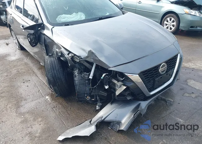 1N4BL4BW9LC176675: 42117565