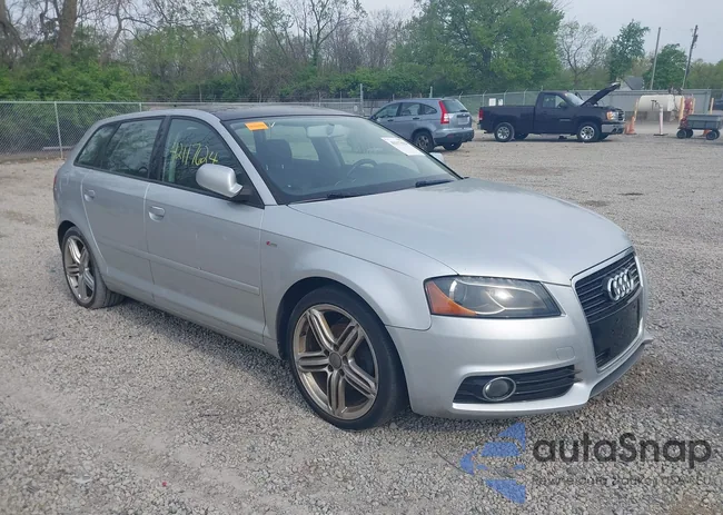 WAUKJAFM0BA010236: 42117624