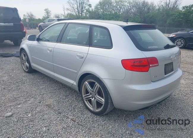 WAUKJAFM0BA010236: 42117624