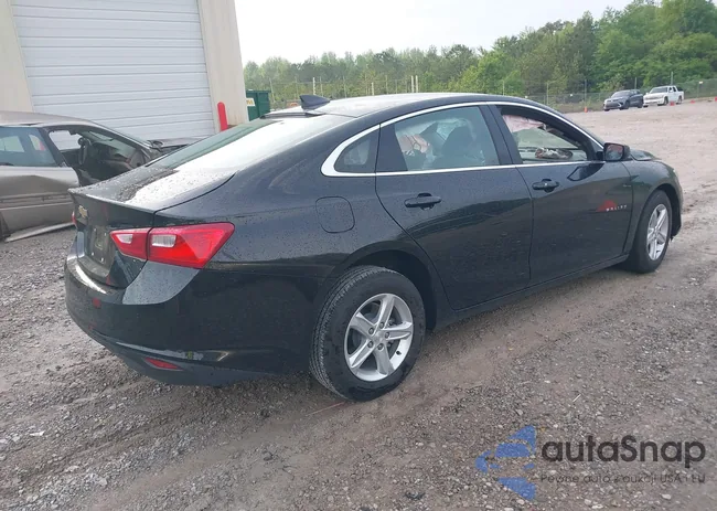 1G1ZB5STXSF110018: 42118982