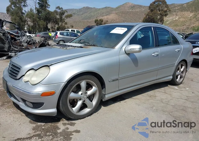 WDBRF40J15A782461: 42119047