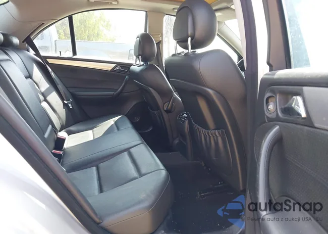 WDBRF40J15A782461: 42119047