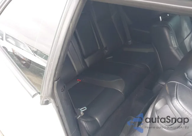 2C3CDZAG3JH229730: 42118313