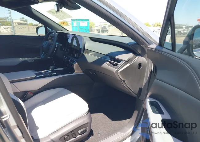 2T2BBMCA8SC077573: 42119587