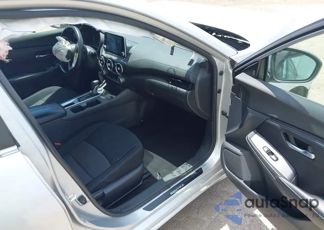 3N1AB8CV8NY316833: 42119648