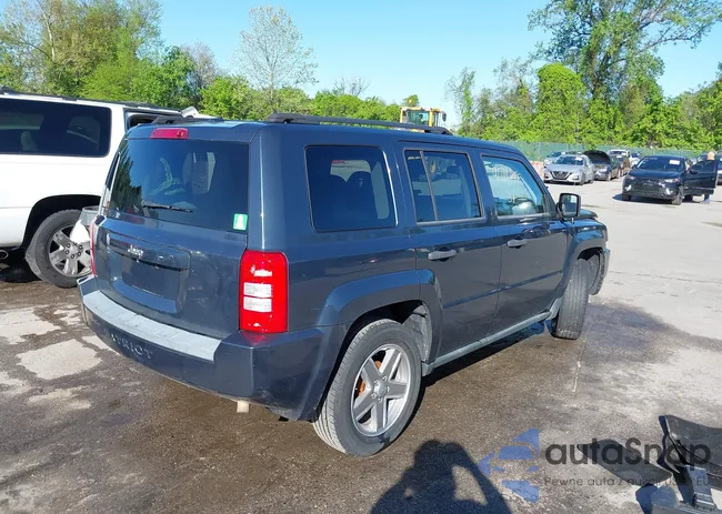 1J8FT28WX8D519480: 42119775