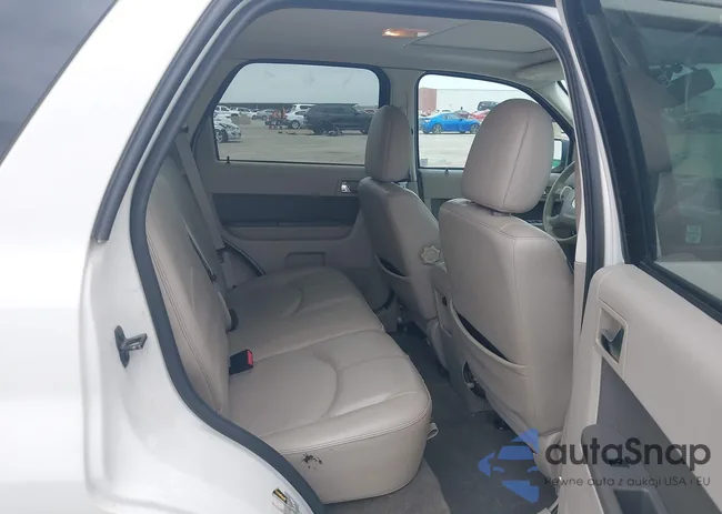 4M2CN8B7XAKJ26258: 42119883