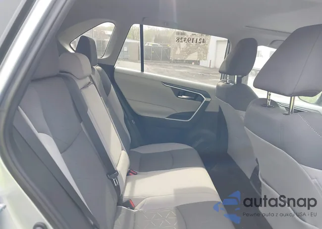 2T3P1RFV9KW076821: 42119328