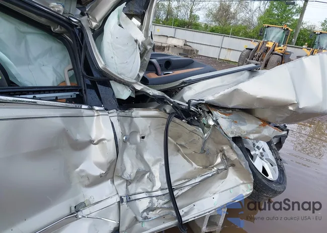 1GNKRLKD7DJ211526: 42119405