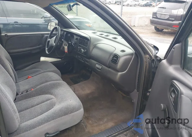 1B7FL26X0WS720008: 42120683