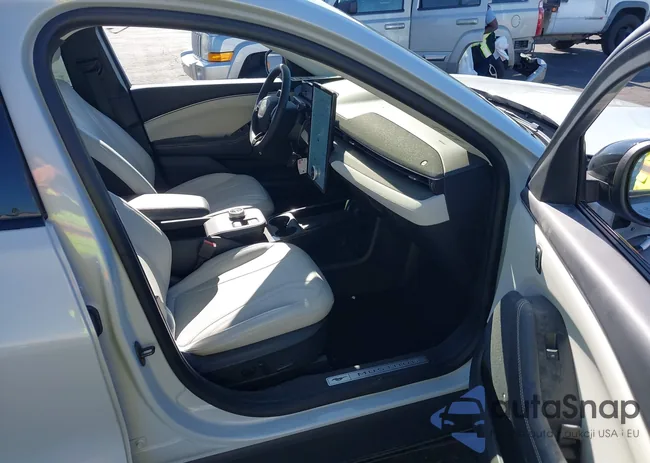 3FMTK3R77PMA79744: 42120802