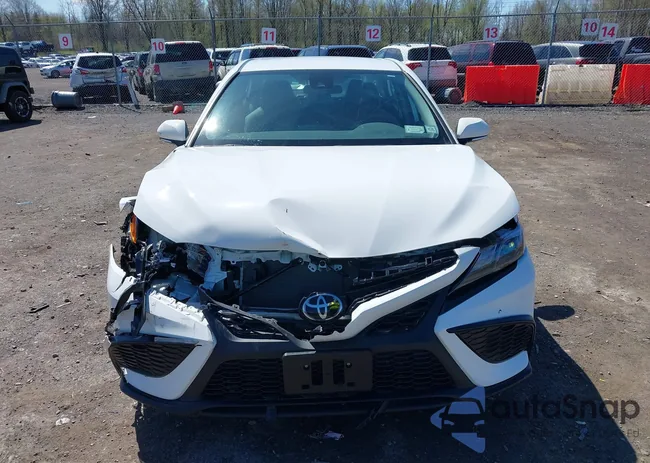 4T1G11BK8RU121389: 42120958