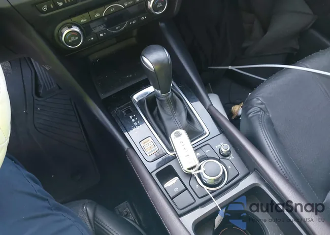 3MZBN1W31JM190601: 42120975