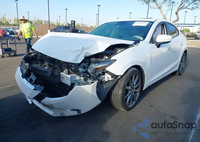 3MZBN1W31JM190601: 42120975