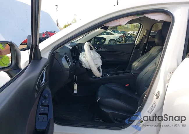 3MZBN1W31JM190601: 42120975