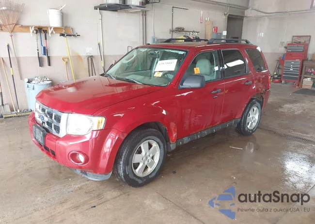 1FMCU9D7XAKD17525: 42121047