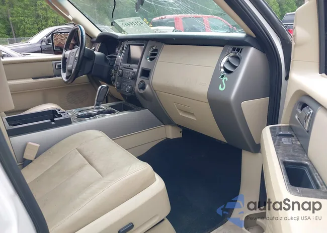 1FMJU2AT5FEF27617: 42120462