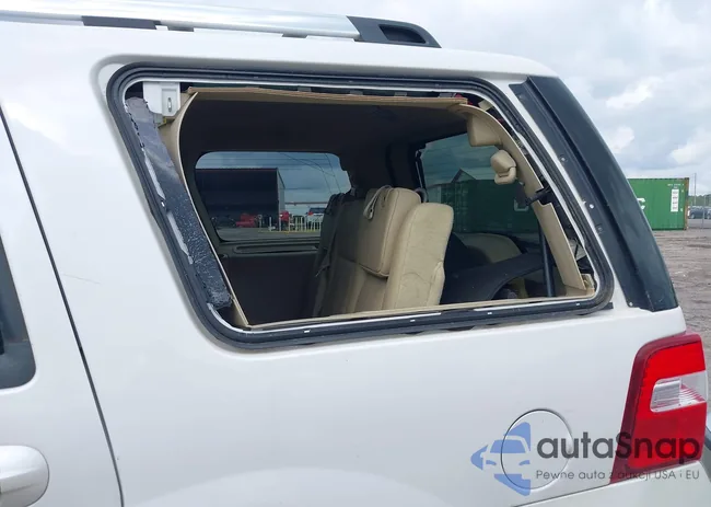 1FMJU2AT5FEF27617: 42120462